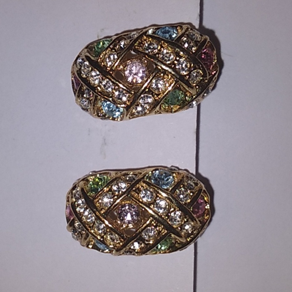 Vintage Clip On Earrings